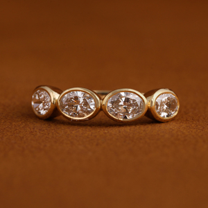 Anillo de Diamantes CVD para Mujer, Engaste de Bisel, Oro Sólido de 14k, Anillo de Compromiso con Diamante de Laboratorio, Certificado IGI, Anillo de Diamantes de Oro - Product Image 1