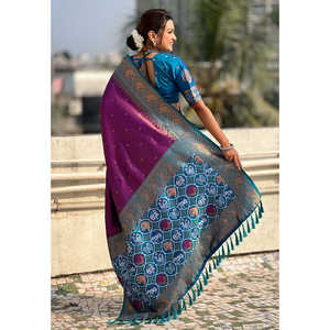 Sari en tissu pur violet Elite Weaves avec tissage contrastant Patola tissé Zari 0,65g pour la mode indienne et pakistanaise - Product Image 3