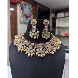 Impresionante Conjunto de Collar y Pendientes Kundan de Moda para Novia, Chapado en Oro, con Moissanita y Latón, Joyería Tradicional India para Bodas - Product Image 1