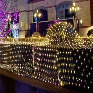 Luces LED de red de Navidad 2x3M 192LED Luz de malla impermeable 8 modos Interior Exterior Fiesta de Navidad Patio Decoración de jardín Funciona con pilas - Product Image 5