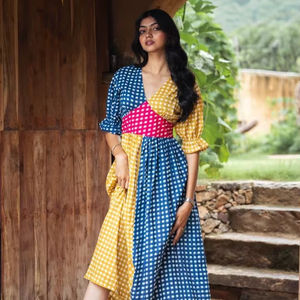 Nouvelle collection de robes maxi imprimées de style droit pour les fêtes à la plage, tenue de créateur pour un cadeau d'anniversaire, disponible chez Wholesale Dresses. - Product Image 1