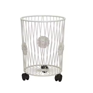 Panier à linge ovale haut en fil métallique doré, chariot de rangement pour vêtements en métal sur roulettes pivotantes, bac de rangement pour linge sale - Product Image 2
