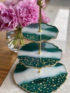 Elegante Soporte de Resina de 3 Niveles para Exhibición de Pasteles, Postres y Frutas, Hecho a Mano - Product Image 6