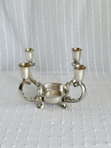 Candélabre argenté haut de gamme à 4 lumières • Support de banquet européen à double coupelle décalée - Product Image 5