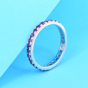 Anillo de Eternidad de Plata de Ley 925 Maciza para Mujer con Amatistas Engastadas en Pavé, Estilo Clásico, Joyería Fina para Uso Diario - Product Image 3