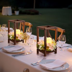 Set di 10 Lanterne in Legno per Centrotavola Matrimoniale con 30 Portacandele LED e 10 Candele Senza Fiamma per Champagne - Product Image 5