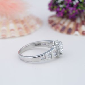 Anillo de Boda Ovalado de Plata de Ley S925 Chapado en Oro de 14K con Zafiro para Dama Digna y Elegante, Certificado - Product Image 3