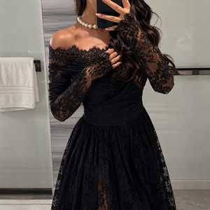 Vestido de Noche Vintage Negro de Encaje y Satén con Hombros Descubiertos para Mujer, Sin Mangas, Corte A, Maxi Vestido de Lujo para Fiesta, Cóctel o Invitada de Boda - Product Image 2