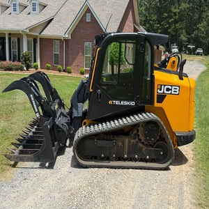 Chargeuse compacte diesel puissante JCB 3TS-8T pour les travaux d'excavation, de chargement, de nivellement et de manutention de matériaux sur les chantiers exigeants - Product Image 1
