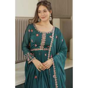 Robe de soirée Pent and Dupatta de créateur avec look séduisant - Product Image 4