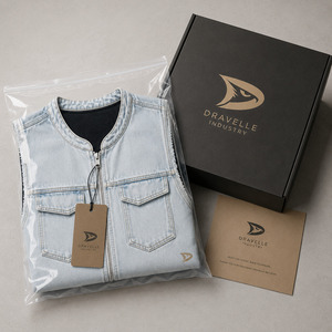 เสื้อกั๊กยีนส์ฟอกสีพร้อมขอบรุ่ยที่ร่องแขน เสื้อกั๊กผู้ชายแบบสั่งทำพิเศษ ตกแต่งด้วยแผงตาข่ายสีดำ เสื้อแจ็คเก็ตแขนกุดพรีเมียม สตรีทแวร์ เสื้อกั๊กซิป - Product Image 5