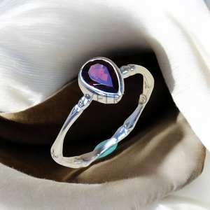 Anillo de Plata 925 con Granate Facetado en Forma de Pera, Precio al por Mayor, Joyería de Plata - Product Image 1