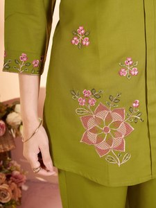 Conjunto de Top y Pantalón Bordado de Rayón Pesado Tradicional para Mujer, Calidad de Exportación, Sin Arrugas - Product Image 4