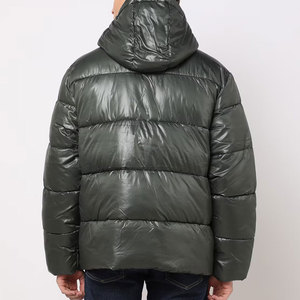 Veste matelassée hybride légère et brillante pour homme, à manches longues, entièrement zippée, résistante à l'eau et compressible, de haute qualité - Product Image 3