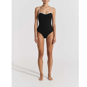 Traje de baño de una pieza negro acanalado para mujer, sin tirantes, tipo bandeau, de punto elástico, con corte alto en la parte inferior - Product Image 1