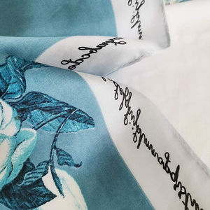 Pañuelo Cuadrado de Seda Pequeño para Mujer, Estampado Floral Vintage, Pañuelo para Cuello, Cabeza y Cabello, Versátil, Suave, Lujoso, Accesorio de Moda - Product Image 4