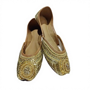 Chaussures de marche tendance pour filles, design traditionnel brodé, en cuir indien fait main, collection BS INTERNATIONAL, vente chaude - Product Image 2