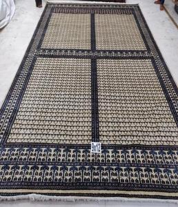 Elegant Wool Jacquard Area Rug Handmade Hand Knotted Hand Tufted Medium Thickness Non-Slip Eco-friendly for Living Room Bedroom - Product Image 5