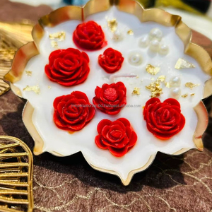 Venta al por mayor de velas de metal personalizadas con embalaje personalizado y logotipo de cera urli decoración de Navidad decoración de la boda - Product Image 1