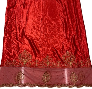 Tissu Jacquard Brodé en Soie Taffetas Écologique de Haute Qualité, Motif Gogra Somalien Perlé, Poids Moyen - Product Image 6