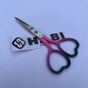 Heart Ring Embroidery Scissors Custom Color Stainless Steel Right-<b>Handed</b> Small <b>Nail</b> Blunt Tip Custom Logo Knitting Shears - Product Image 2