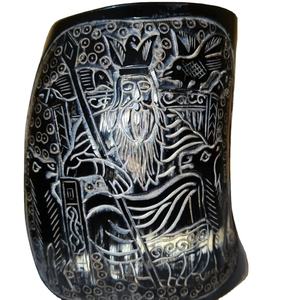 Chope à boire viking artisanale en corne de bœuf, chope à bière et à miel pour la décoration de Noël - Product Image 2