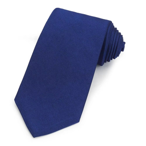 Corbata de hombre de jacquard tejido a rayas en color burdeos y dorado, accesorio premium para ocasiones formales, negocios, bodas y fiestas. - Product Image 2