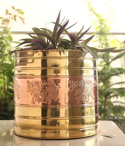 Pot de fleurs décoratif en métal en gros, pot à fleurs en fer pour plantes d'intérieur et d'extérieur, jardin, balcon - Product Image 4