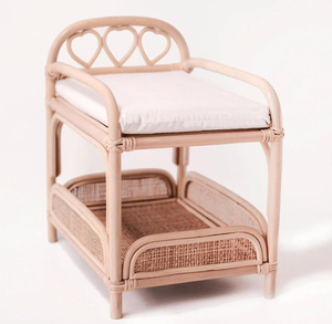 Adorable table à langer en rotin tressé pour poupées, mobilier de nurserie pour poupées, station de soin pour poupées pour jeu d'imitation, mobilier de jeu de rôle pour enfants OEM ODM - Product Image 1