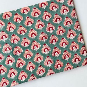 Tela de Algodón Cambray Estampada a Bloques 68x68 Ligera con Estampado Tradicional Jaipuri para Cortinas y Manualidades para Niños - Product Image 1