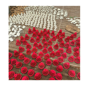 ของตกแต่งคริสต์มาสรูปดาวสีแดงทำมือจากหวาย เป็นมิตรกับสิ่งแวดล้อม งานฝีมือพื้นบ้าน ของตกแต่งบ้าน - Product Image 1