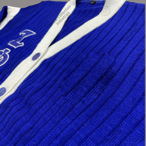 Cárdigan de Mujer Personalizado para Hermandad Zeta ZPB, Azul Rey y Rayas Blancas, Tejido de Cable, con Bordado de Letras Griegas - Product Image 6