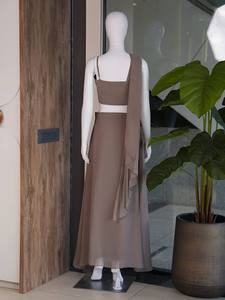 Elegante conjunto de top y pantalón palazzo de diseño Fox Georgette Fusion Wear con bordados y detalles de lentejuelas para mujer - Product Image 4