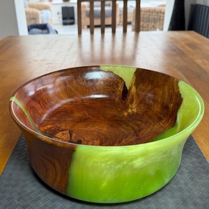 Cuencos de Resina Elegantes Hechos a Mano con Diseño Antiguo, Cuenco para Servir de Resina de Color Verde, Precio Accesible - Product Image 3