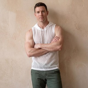 Camiseta sin Mangas con Capucha para Hombre, Color Blanco Sólido, Transpirable, Tejida, Corte Regular, Informal, para Verano - Product Image 5