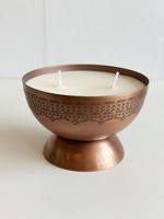 Porte-bougie en métal de luxe pour la décoration de table de mariage, créant une ambiance romantique et une présentation d'événement sophistiquée