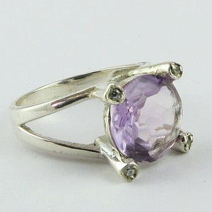 Bagues artisanales chrétiennes bohèmes en argent sterling 925 avec améthyste violette naturelle au design époustouflant de Shri Ashapura Jewels (Tiers) - Product Image 4