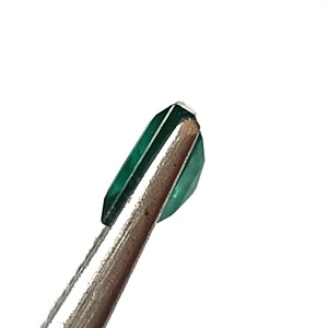 Esmeralda Zambiana Verde Natural de 1.45 Quilates, Facetada, Translúcida, Corte Baguette, para Joyería - Product Image 5