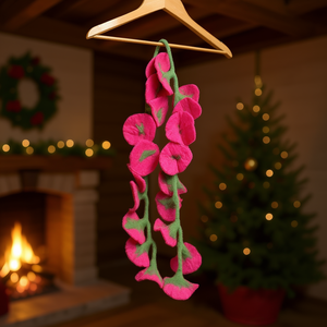 Guirnalda de Fieltro Rosa con Diseño de Vid, Decoración Navideña Colgante - Product Image 3