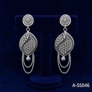 Boucles d'oreilles clous de luxe plaquées or 24 carats en forme de cœur corail vintage pour femme, bijoux de fête en alliage certifiés par un tiers A-55045 - Product Image 2