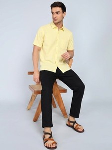 Camisa Casual de Popelina de Algodón de Manga Corta Amarilla para Hombre, Cuello Clásico, Color Sólido, Transpirable, para Verano - Product Image 1