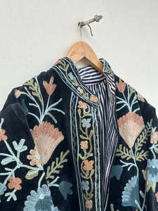 Chaqueta de terciopelo Kantha hecha a mano para mujer al por mayor con bordado Suzani, chaqueta de manga larga, ropa exterior de boutique - Product Image 5