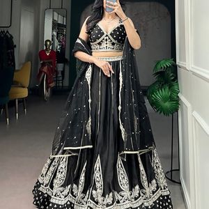 Lehenga Choli en soie brodée de sequins noirs, semi-cousu, avec dupatta, pour femmes, tenue de mariage et de fête, fabriqué par Royal Export - Product Image 4