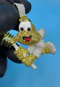 Colgante de Abeja para Hombre con Moissanita Real de Corte Redondo de 2.80Ct, Chapado en Oro Amarillo de 14K - Product Image 3