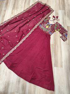 Costume Anarkali moderne en soie Vichitra prêt-à-porter avec broderie en fil de Zari pour mariage, Diwali et bal de promo - Product Image 6