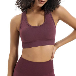 Ensemble de yoga pour femmes de haute qualité, sans couture, à prix raisonnable, très vendu, en spandex et polyester, avec option OEM - Product Image 3