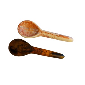 Serveur à salade décoratif en résine bleue pour hôtels et restaurants, compatible lave-vaisselle, décoration d'intérieur Artizon Studio - Product Image 1