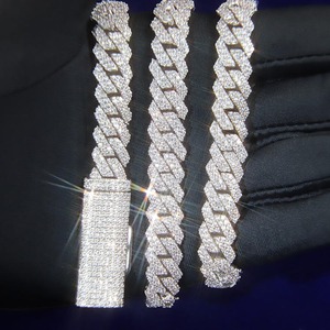 Cadena Cubana de Diamantes Moissanite de la Mejor Calidad en Plata de Ley 925 con Engaste de Piedras Brillantes para Hombre Disponible a Buen Precio - Product Image 2