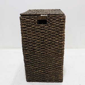 Panier de rangement en jacinthe d'eau avec couvercle, forme rectangulaire, pour le rangement du linge, style rustique avec poignées - Product Image 3
