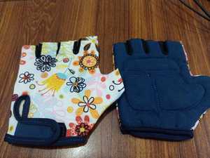 ถุงมือปั่นจักรยานแบบครึ่งนิ้ว สีดำและสีเขียวมิ้นท์ วัสดุ PU ระบายอากาศได้ดี ปิดด้วยแถบตีนตุ๊กแก ใช้ได้ทั้งชายและหญิง สำหรับฤดูร้อน - Product Image 5